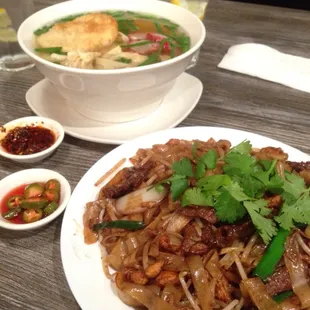 Combination Stir fry rice noodles with wonton noodle soup