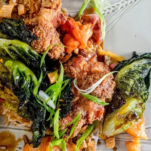 Fried Chicken with the most perfect collection of summer flavors  |  Instagram @tabletopviews