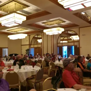 Some people still hanging for the dinner. DG