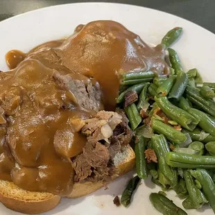 Open face hot roast beef sandwich with green beans
