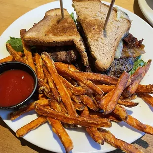 Smash burger with sweet potato fries