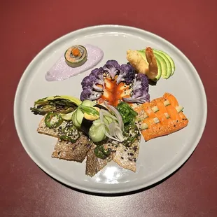 Omakase for the win!!!!! Best sushi, best service and an amazing environment!!! Love Timber