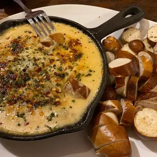 Shrimp &amp; lobster fondue