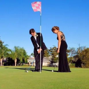 Golf Themed Homecoming Photos on Timberlane's Greens!