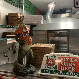 Gators like pizza!