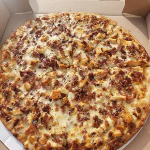 Chicken bacon ranch pizza