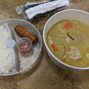 Yellow curry with chicken