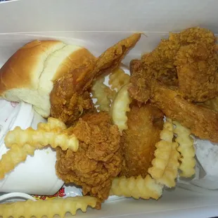 3 wing combo (chickwn wing, fries,  coleslaw, Hawaiian roll &amp; soda)... total $6.68.