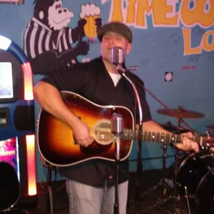 Live music from Chip Hanna