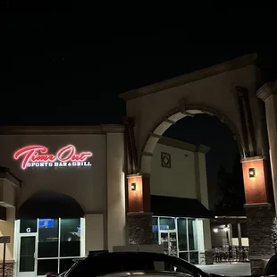 outside, pizza
