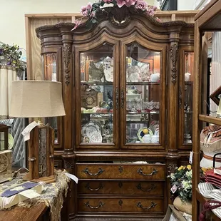 The Interior with Vintage Furniture @ Timeless Furnishings in Bakersfield CA.