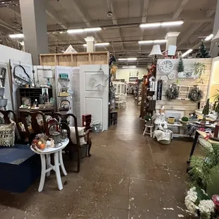 The Interior with Vintage Furnishings @ Timeless Furnishings in Bakersfield CA.