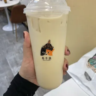 Osmanthus Oolong Milk Tea | Large, Half Sugar (50%).