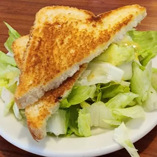 Toss green salad, which came with my order It came with toast and not crotons
