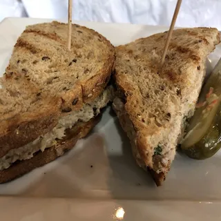 Fresh Tuna Salad Club
