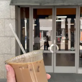 Iced Oatmilk Vanilla Latte