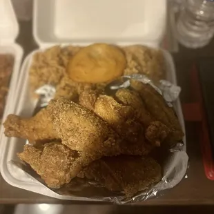 Lemon pepper Wings With Rice &amp; Roll