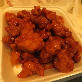 a tray of chicken wings