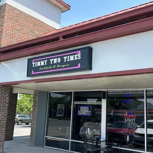 the outside of a restaurant