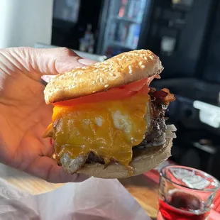 Eeeki BeekiBurger