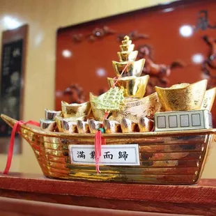 Traditional Chinese decor compliments our delicious food!