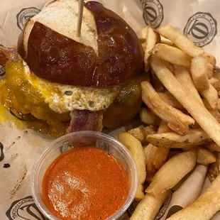 We just finished an amazing meal at Lake Villa O'Toole's! Hubby ordered the Chicago Fire burger.