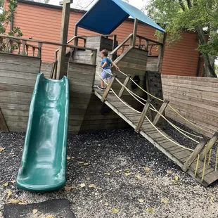 Ship playgroynd