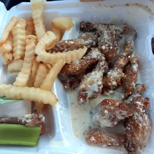 Parmesan wing combo was ON POINT TODAY! Fries were fresh, wings were tiny but they gave me extra to make up for it. Coke was just RIGHT.