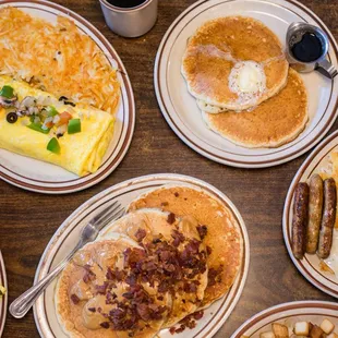 a variety of breakfast foods