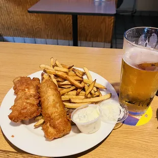 2 piece dinner with fries and cole slaw