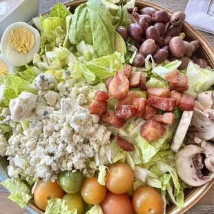 Tied for the best Cobb salad in town.  ( Cummer Cafe has a great Cobb salad as well)