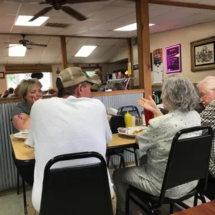 This place is PACkED at lunch. Good food + good service = good business