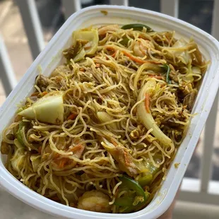 Singapore Curry Chow Mein