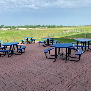 Outdoor dining table service on the patio. #UpCloseSavor XP