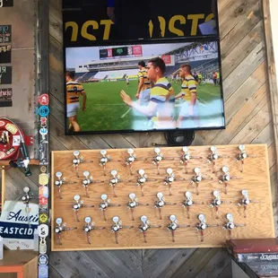 Good number of tvs for sports watching.