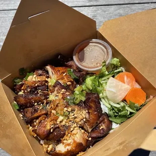 Bun with 5-spice chicken