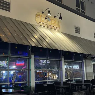 the outside of a restaurant