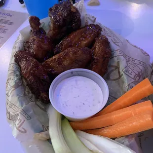 food, chicken wings, bbq chicken, poultry, chicken wings and fried chicken, fried chicken wings, chicken, bbq wings, fried chicken