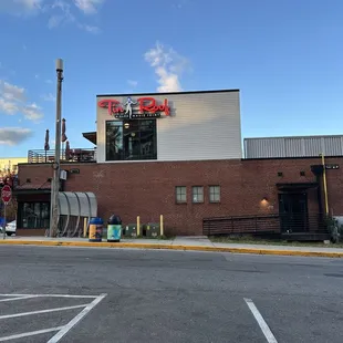 the exterior of a restaurant