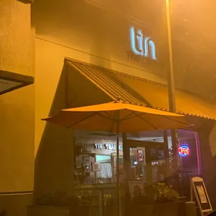 the outside of the restaurant