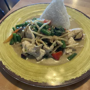 Green curry lunch plate