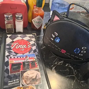 the contents of the lunch