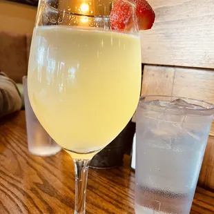 Pineapple mimosa 70/30 ratio champagne to pineapple juice. Very good taste like pineapple infused champagne.