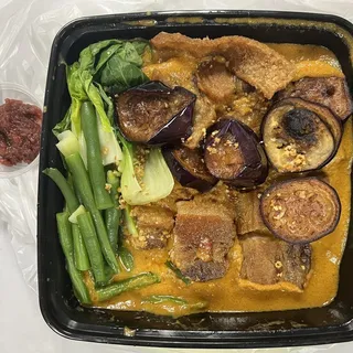 Crispy Kare Kare (Serve 2 to 4 person)