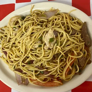 Tallarin Saltado a la Criolla