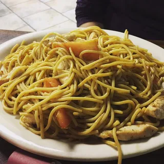 Tallarin Saltado a la Criolla