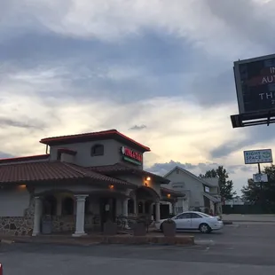 hows the exterior of a restaurant