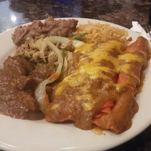 ows a plate of mexican food