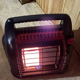 Adorable self contained space heater!