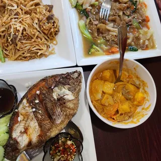 26. Fried Noodles in Gravy Sauce